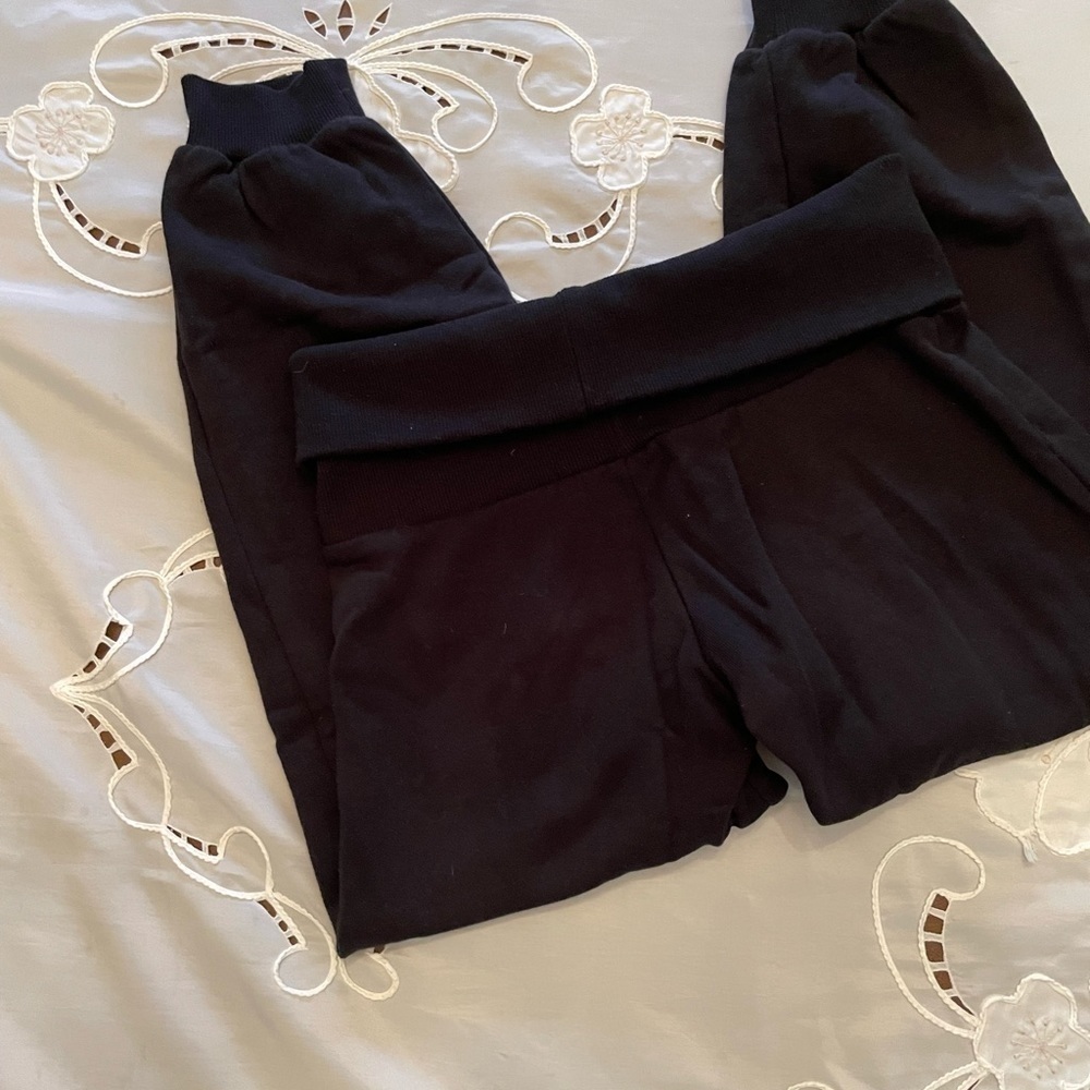 Black Cropped Baggy Sweatpants - Picture 5 of 8